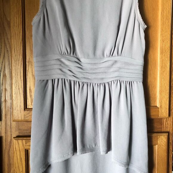 BCBGMAXAZRIA Rhea Sleeveless Chiffon Pleated Peplum Mini Dress Opal Grey - 8 - Picture 4 of 14
